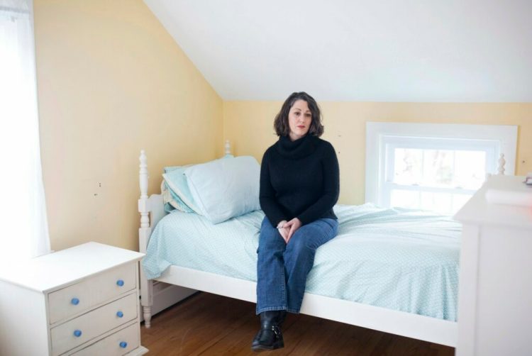 Christie Davis, who says she was financially ruined after an abusive marriage, is supporting a bill to help protect domestic abuse victims from the additional suffering caused by economic abuse. 