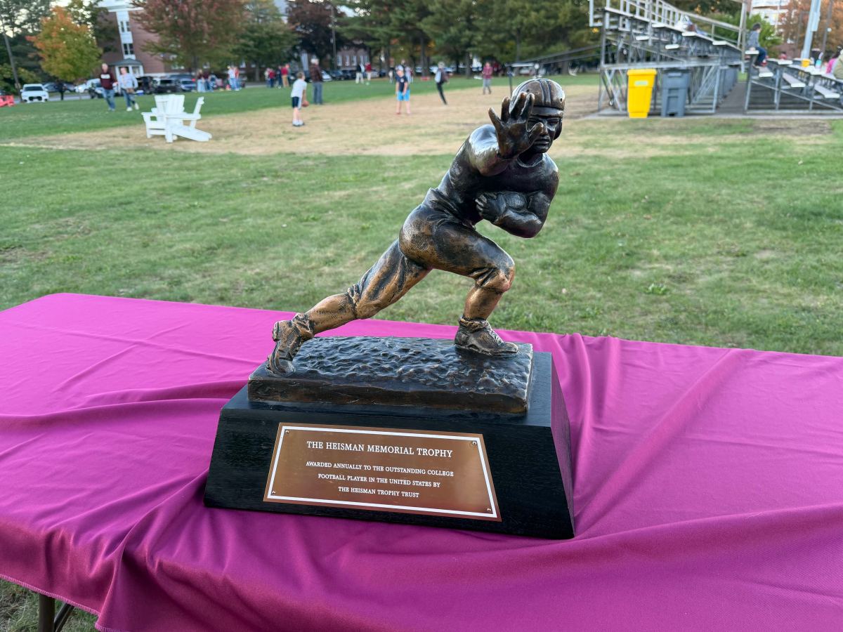Heisman Trophy makes its way to Bates