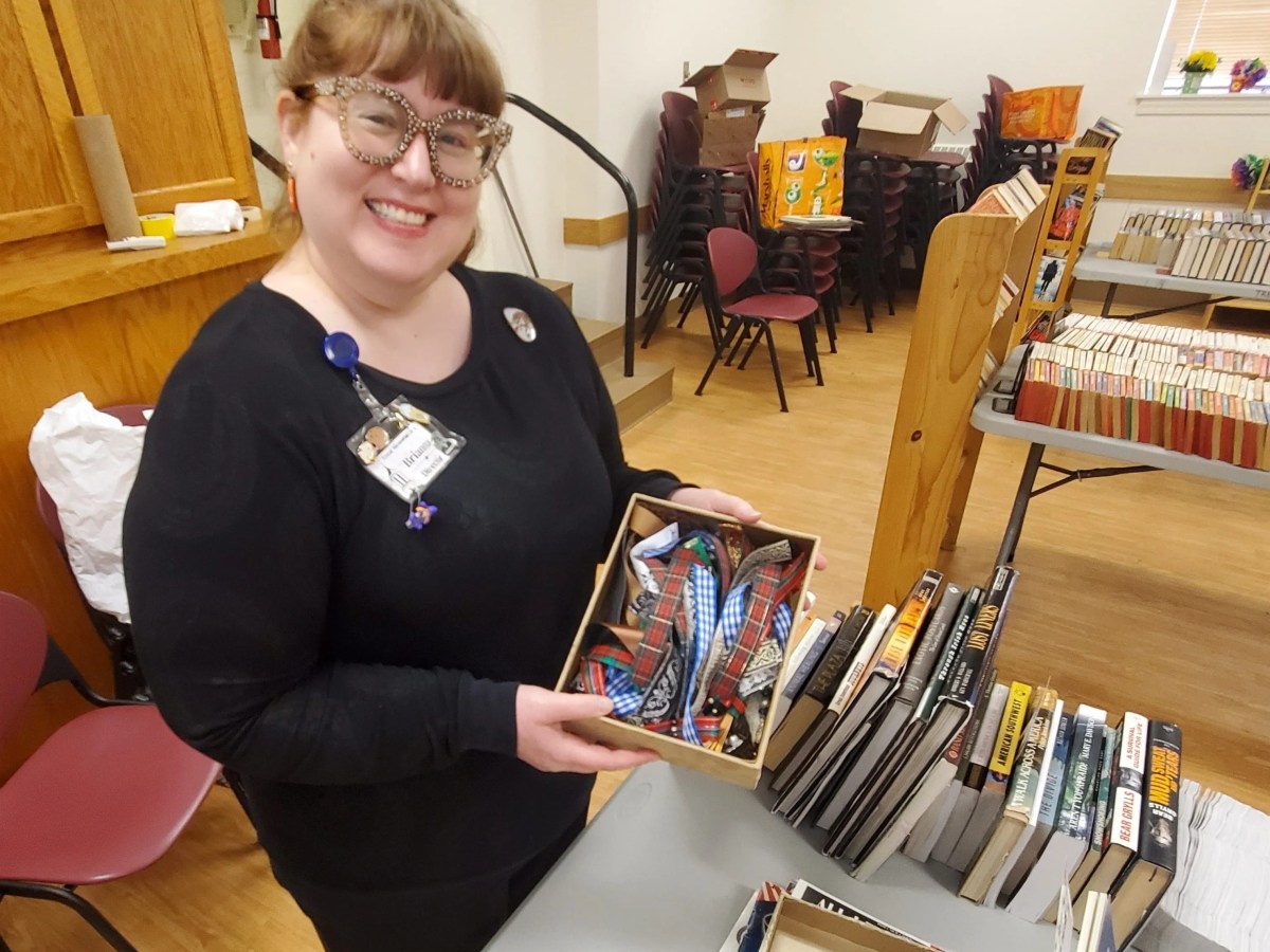 Treat Memorial Library book sale draws festival crowd